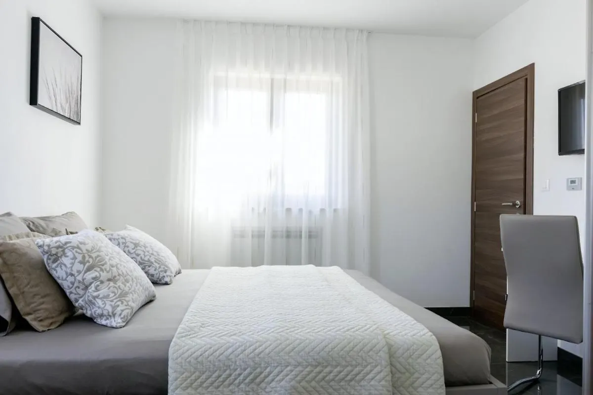 Villa Alena In Vizinada - Haus Fuer 8 Personen